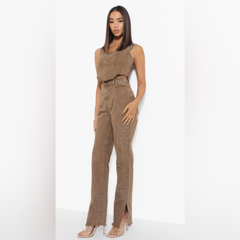 Boohoo Fray Split Hem High Waist Jeans in Chocolate Brown